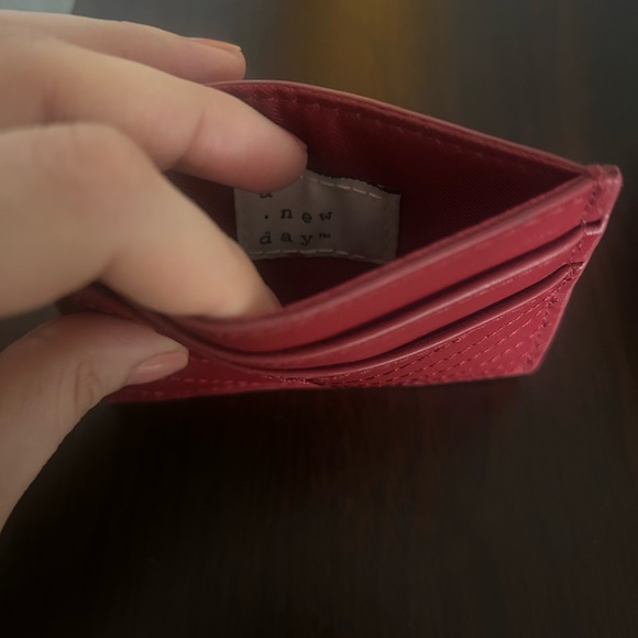 Basic Red Case Wallet - Picture 4 of 7